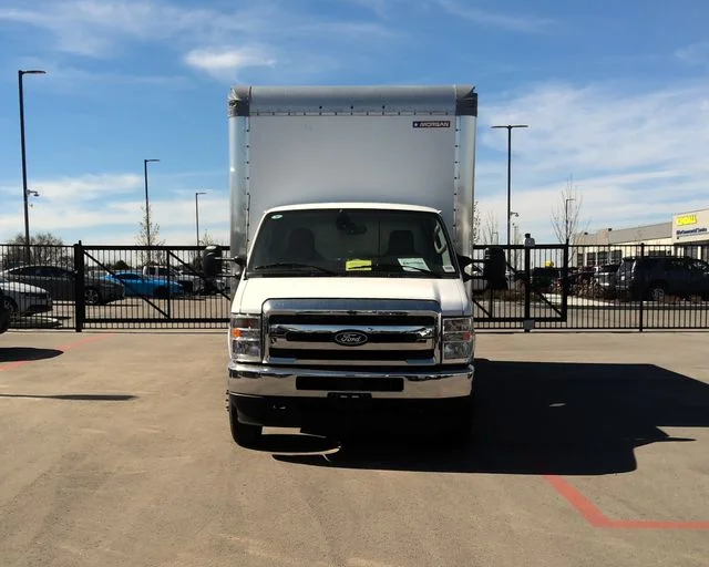 New 2026 Oxford White Ford Base image 7
