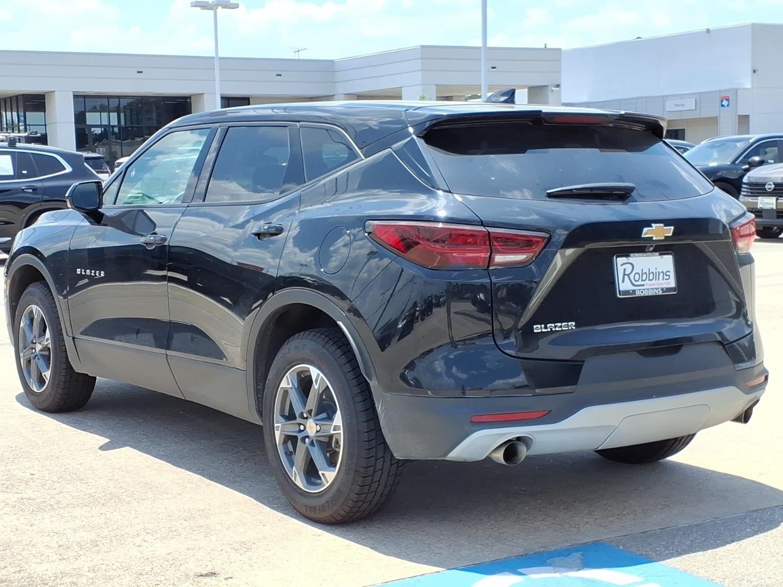 Used 2025 Black Chevrolet LT image 7