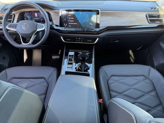 New 2026 Silver Volkswagen 2.0T SE w/Technology image 7