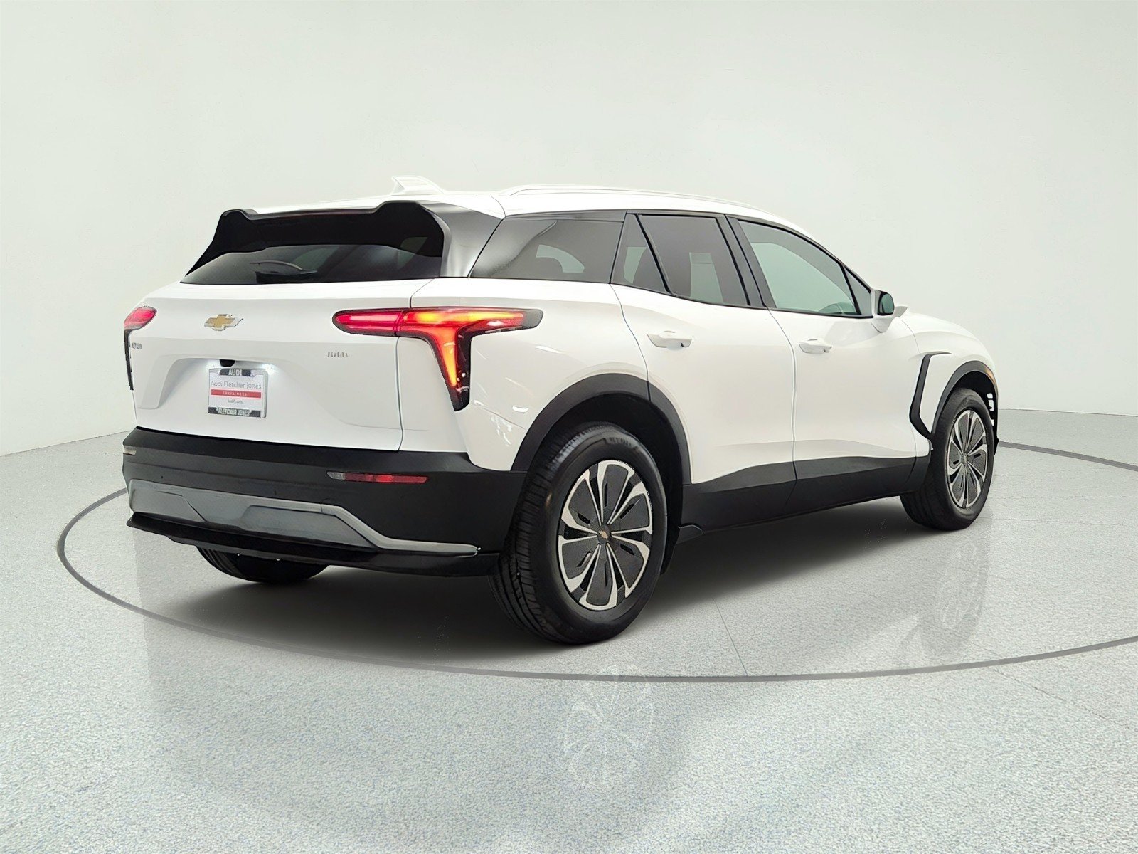 Used 2024 Summit White Chevrolet eAWD LT image 5