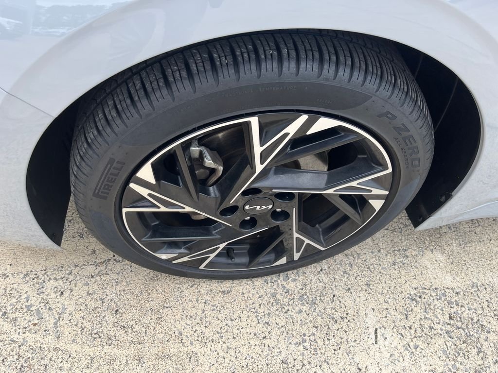 Used 2025 Gray Kia GT-Line image 9
