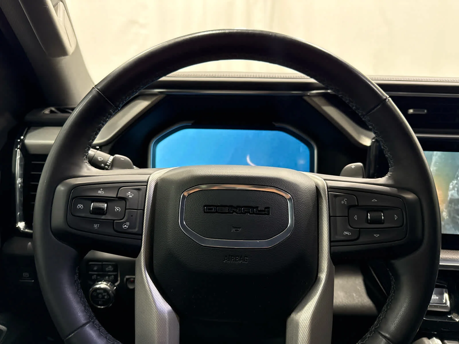 Used 2023 ONYX BLACK GMC Denali image 15