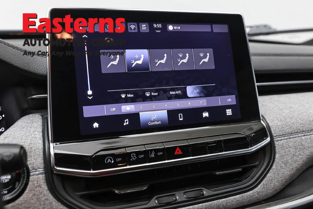 Used 2024 Black Jeep Latitude image 18