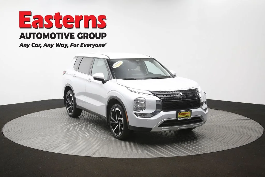 Used 2024 White Mitsubishi SE image 49