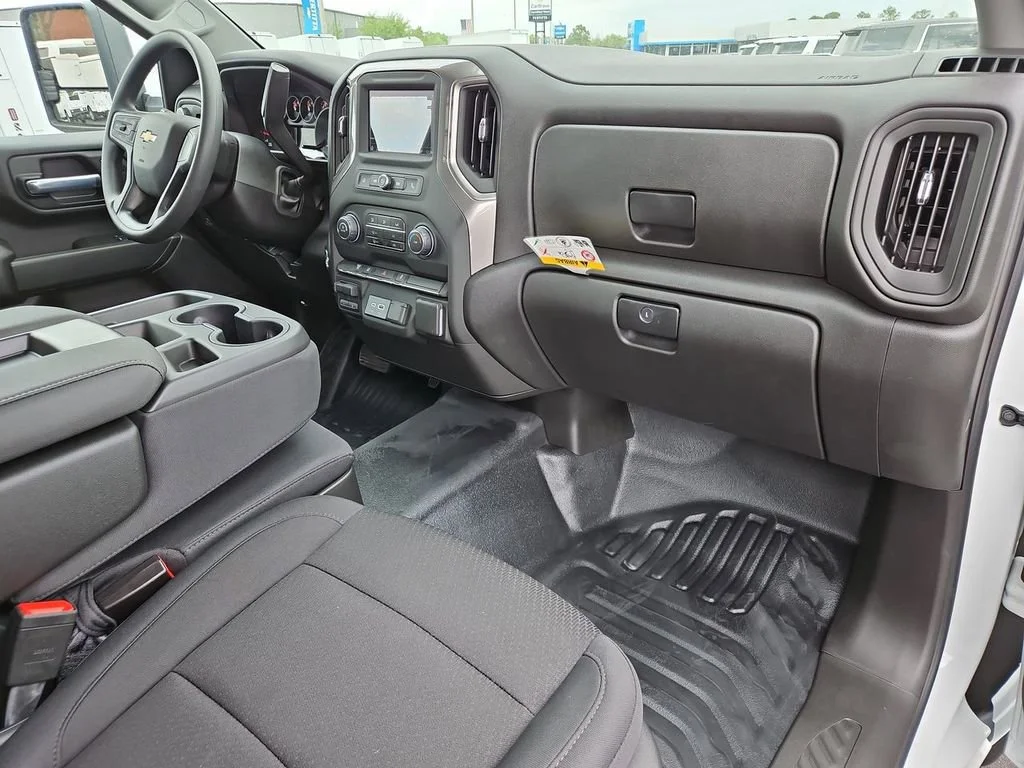 New 2025 Summit White Chevrolet Work Truck image 22