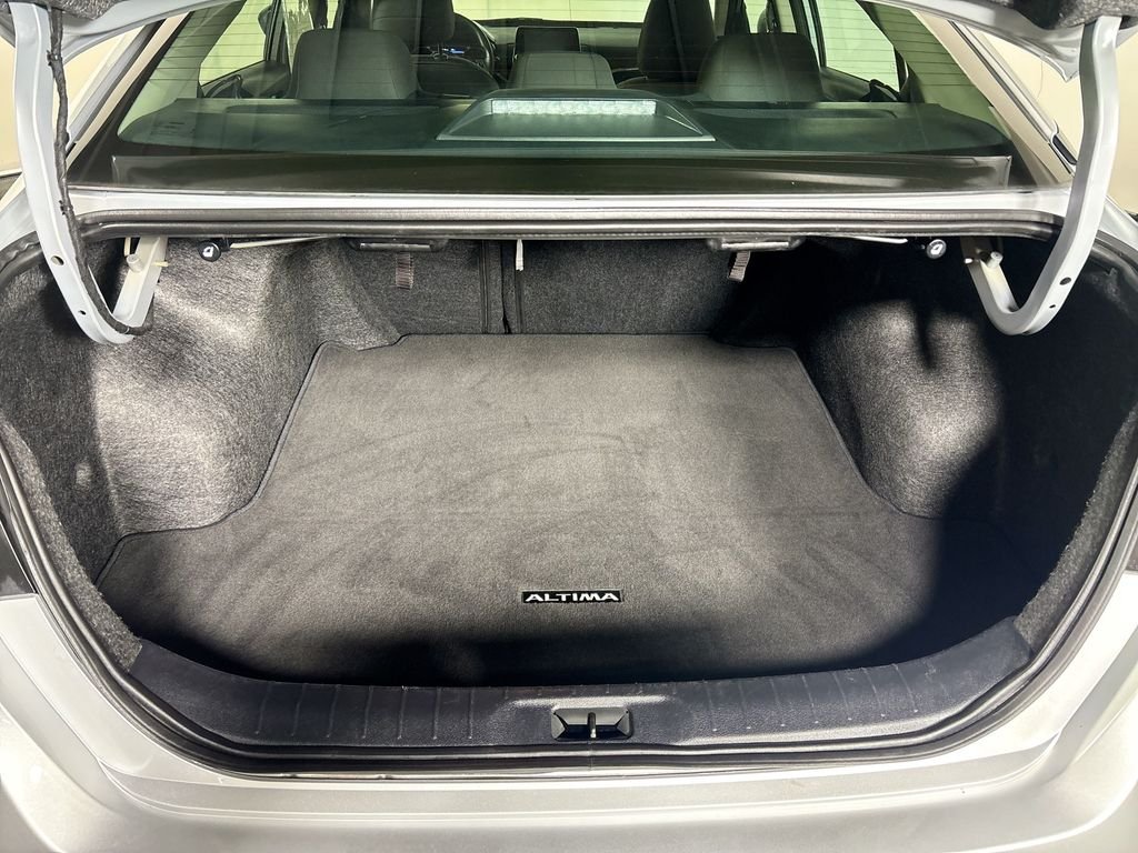 Used 2024 Silver Nissan 2.5 SV image 20