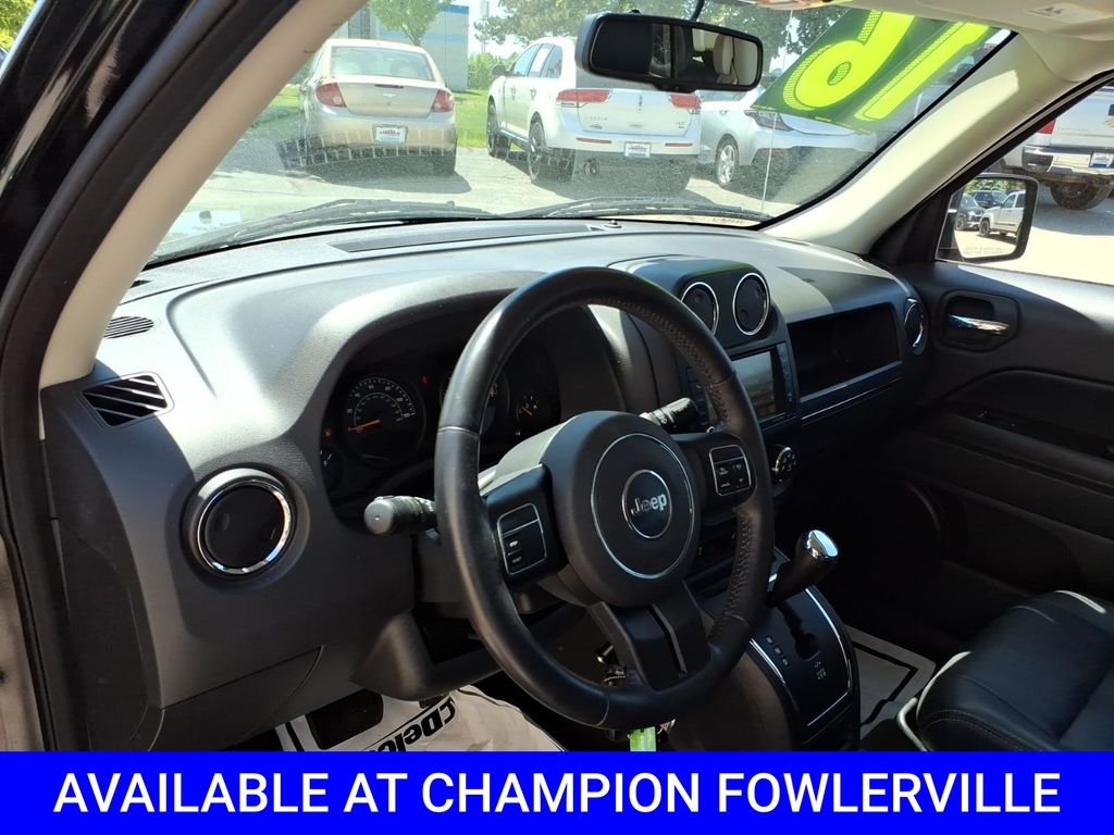 Used 2016 Black Jeep Latitude image 11