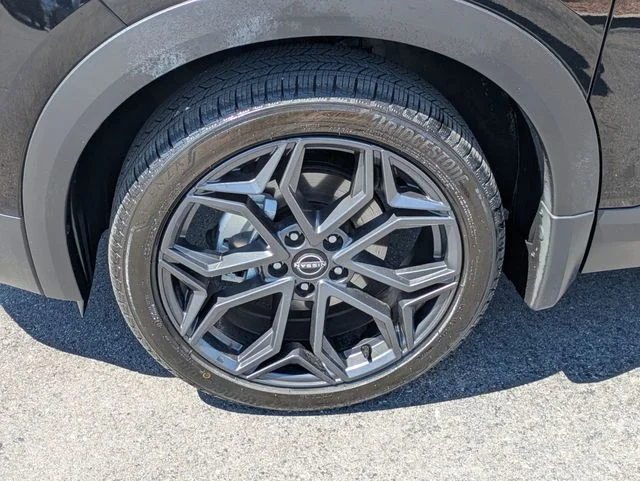 Certified Used 2025 Super Black Nissan SR image 10
