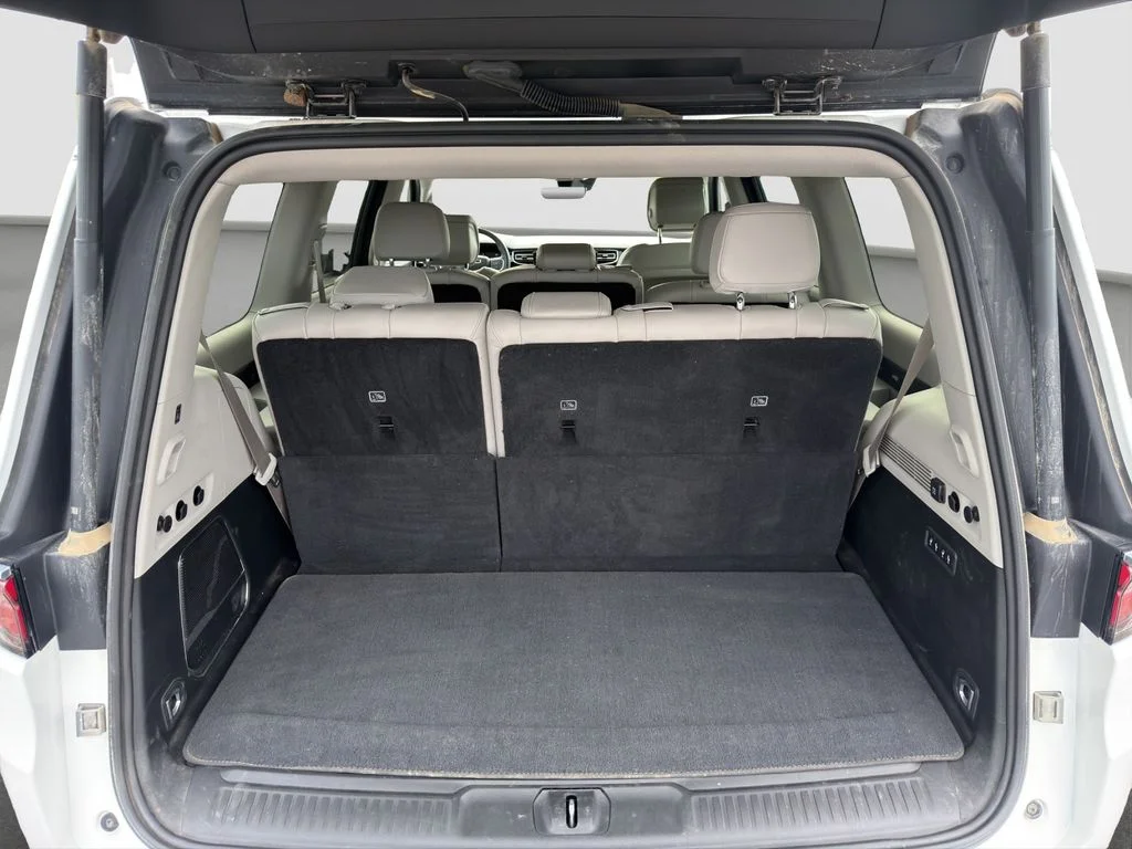 Used 2022 White Jeep Series III image 20