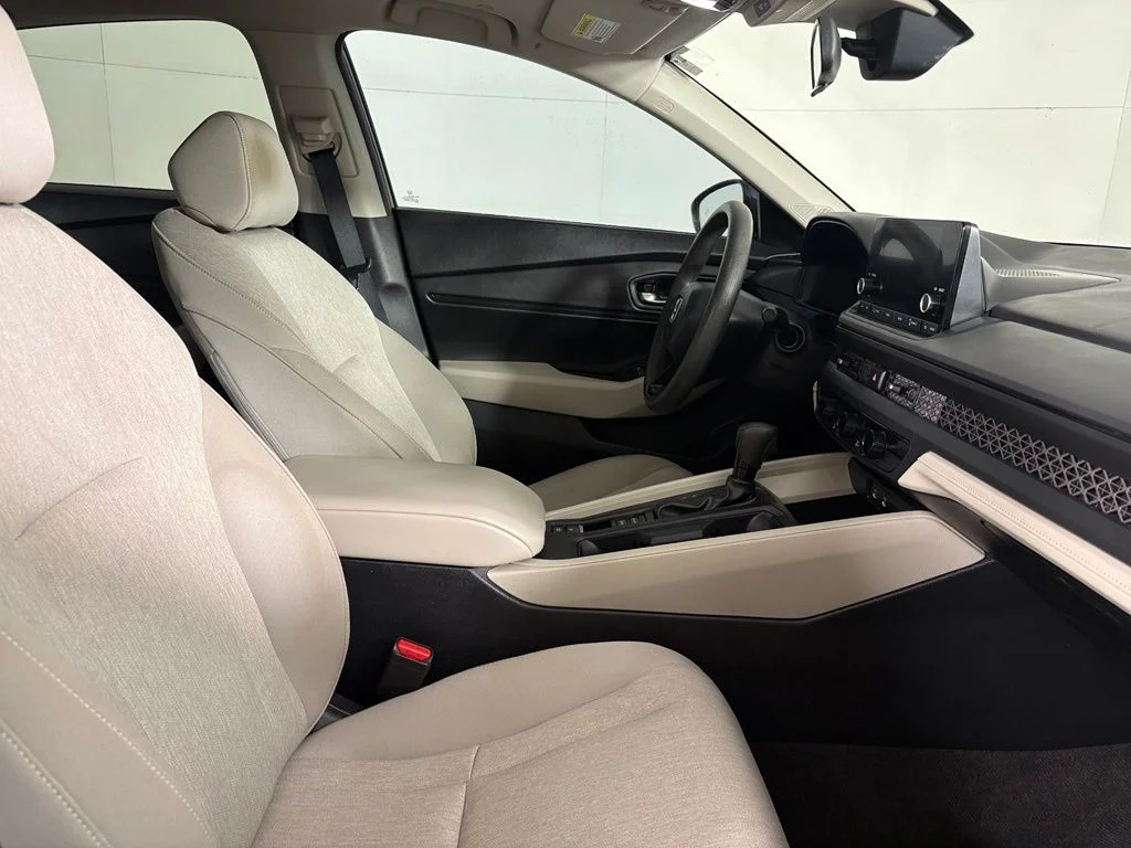 Used 2024  Honda EX image 30