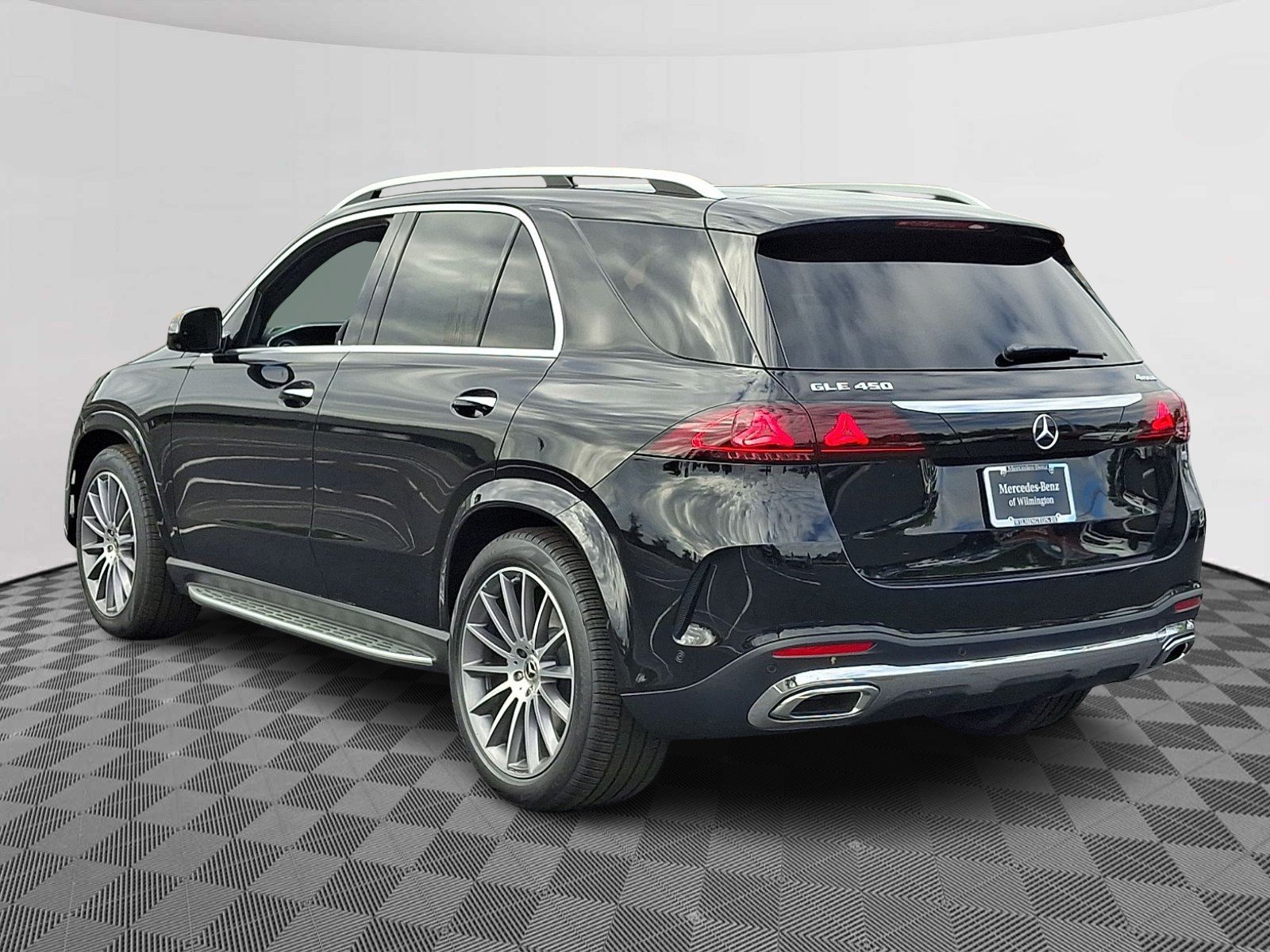New 2027 Obsidian Black Metallic Mercedes-Benz GLE 450 image 4