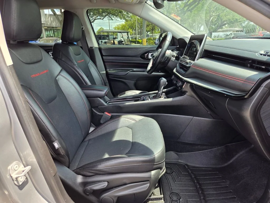 Used 2022 Silver Jeep Trailhawk image 21