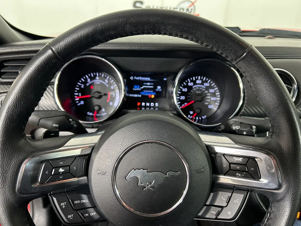 Used 2016 Red Ford V6 image 13