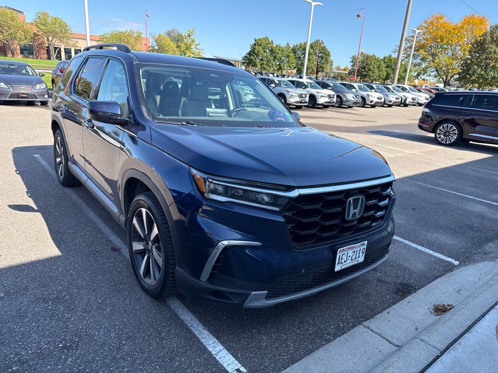 Used 2023  Honda Touring image 1