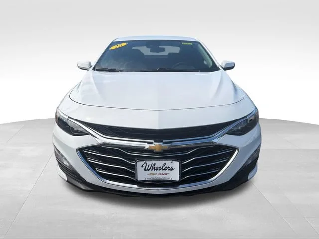Used 2025 Summit White Chevrolet 1LT image 9