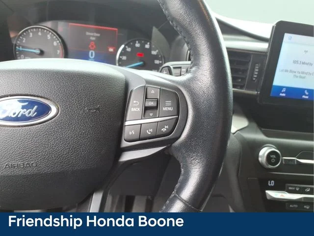 Used 2020 Blue Ford XLT image 25