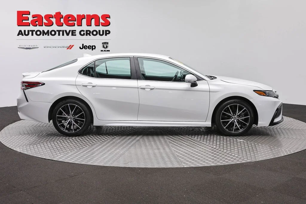 Used 2024 White Toyota SE image 4