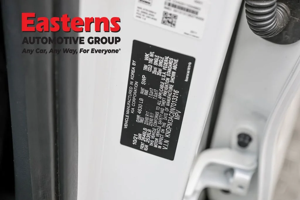 Used 2022 White Kia LX image 30