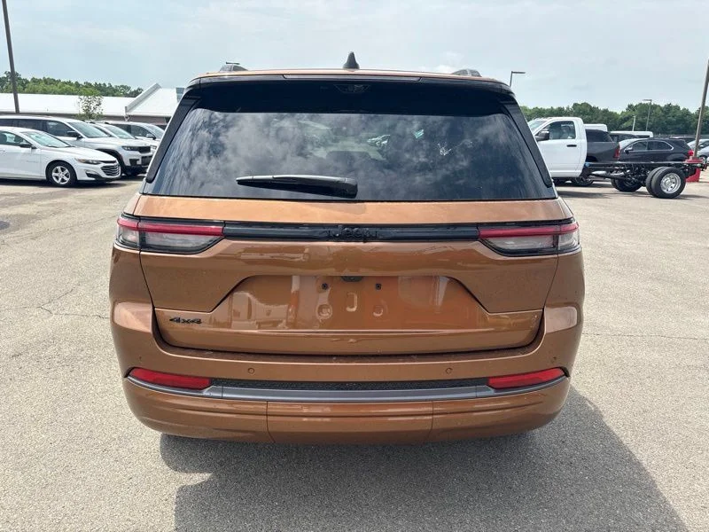 New 2026 Copper Shino Metallic Clear-Coat Exterior Paint Jeep Limited Reserve image 4