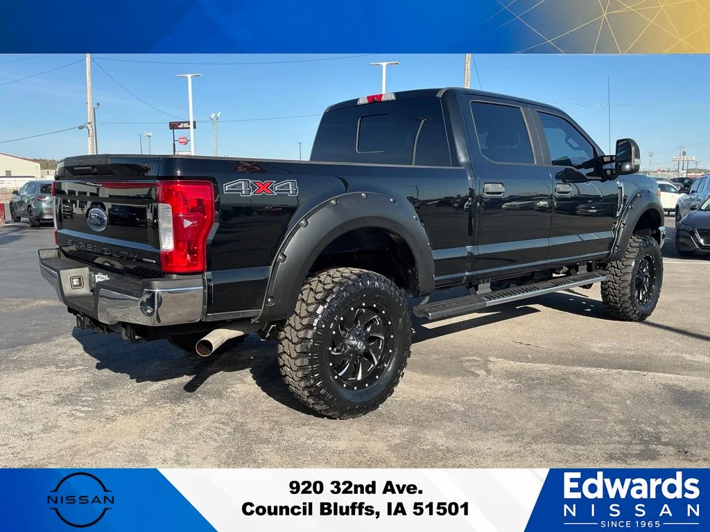 Used 2017 Black Ford XLT image 9