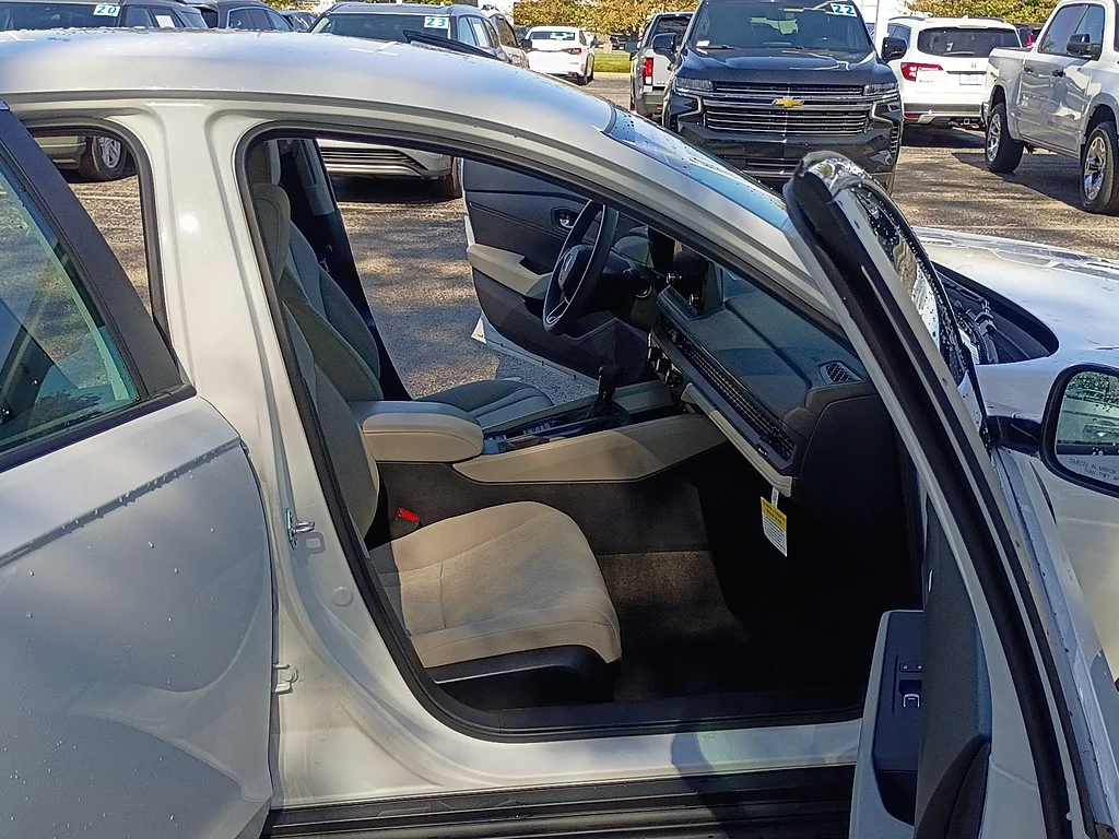 Certified Used 2024 WHITE Honda LX image 15