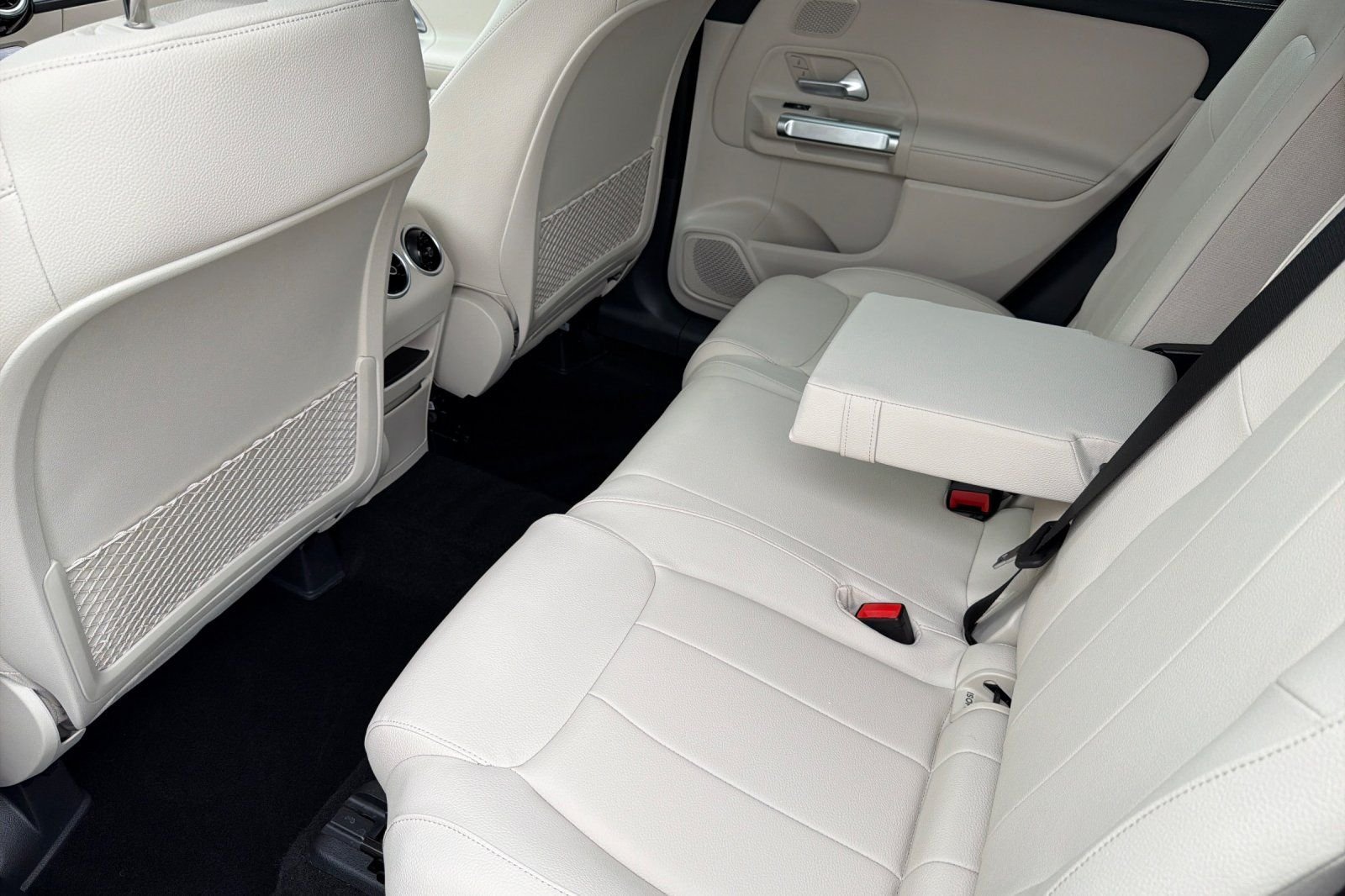 Certified Used 2026 Black Mercedes-Benz GLB 250 image 9