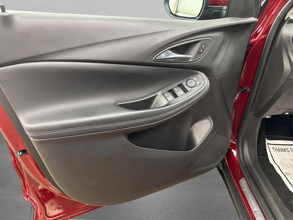 Used 2022 Red Buick Preferred image 24