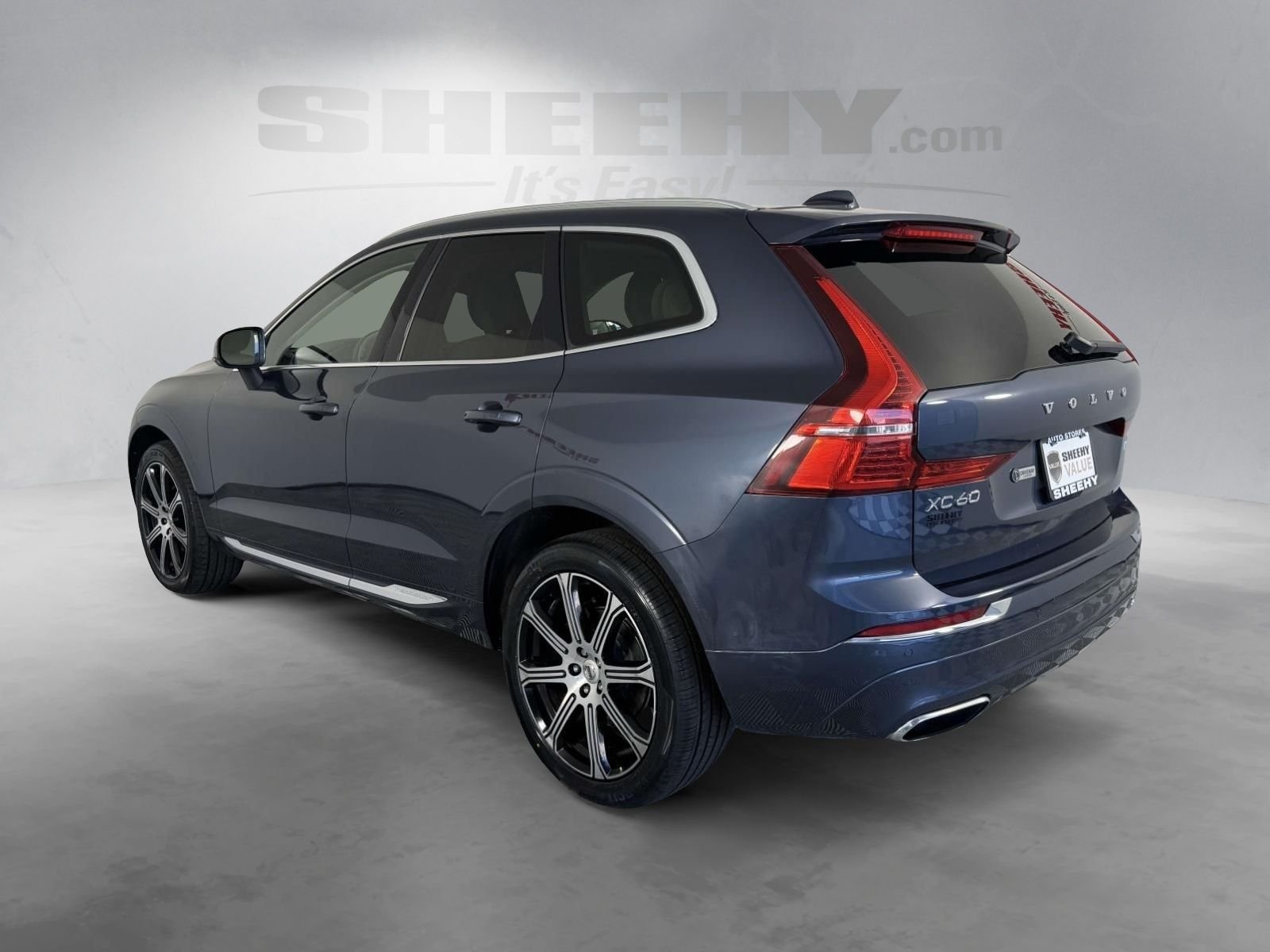 Used 2020 Blue Volvo T5 Inscription image 15