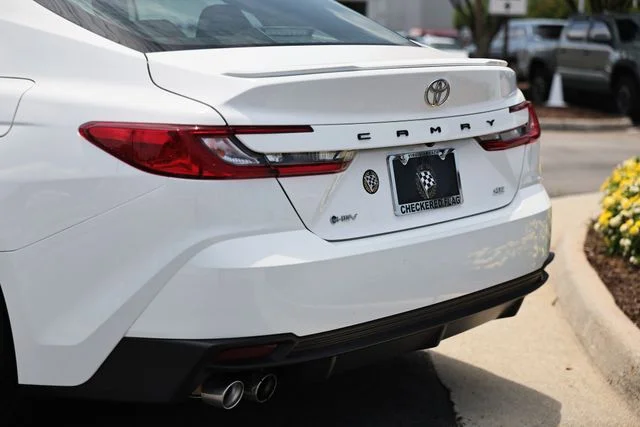 Used 2025 Ice Cap Toyota SE image 9