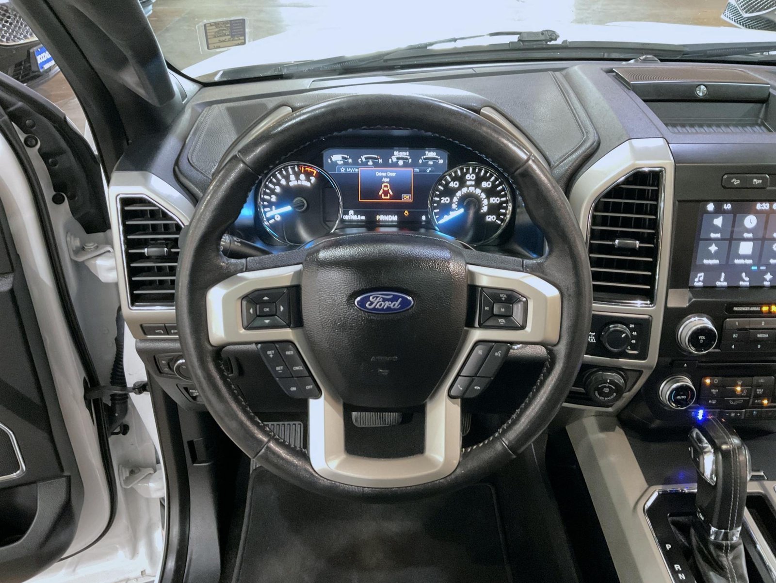 Used 2018 White Ford Lariat image 11