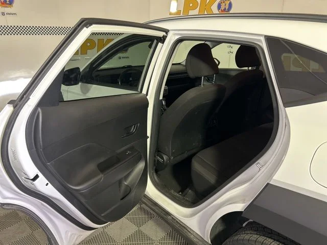 Used 2024 White Hyundai SEL image 34