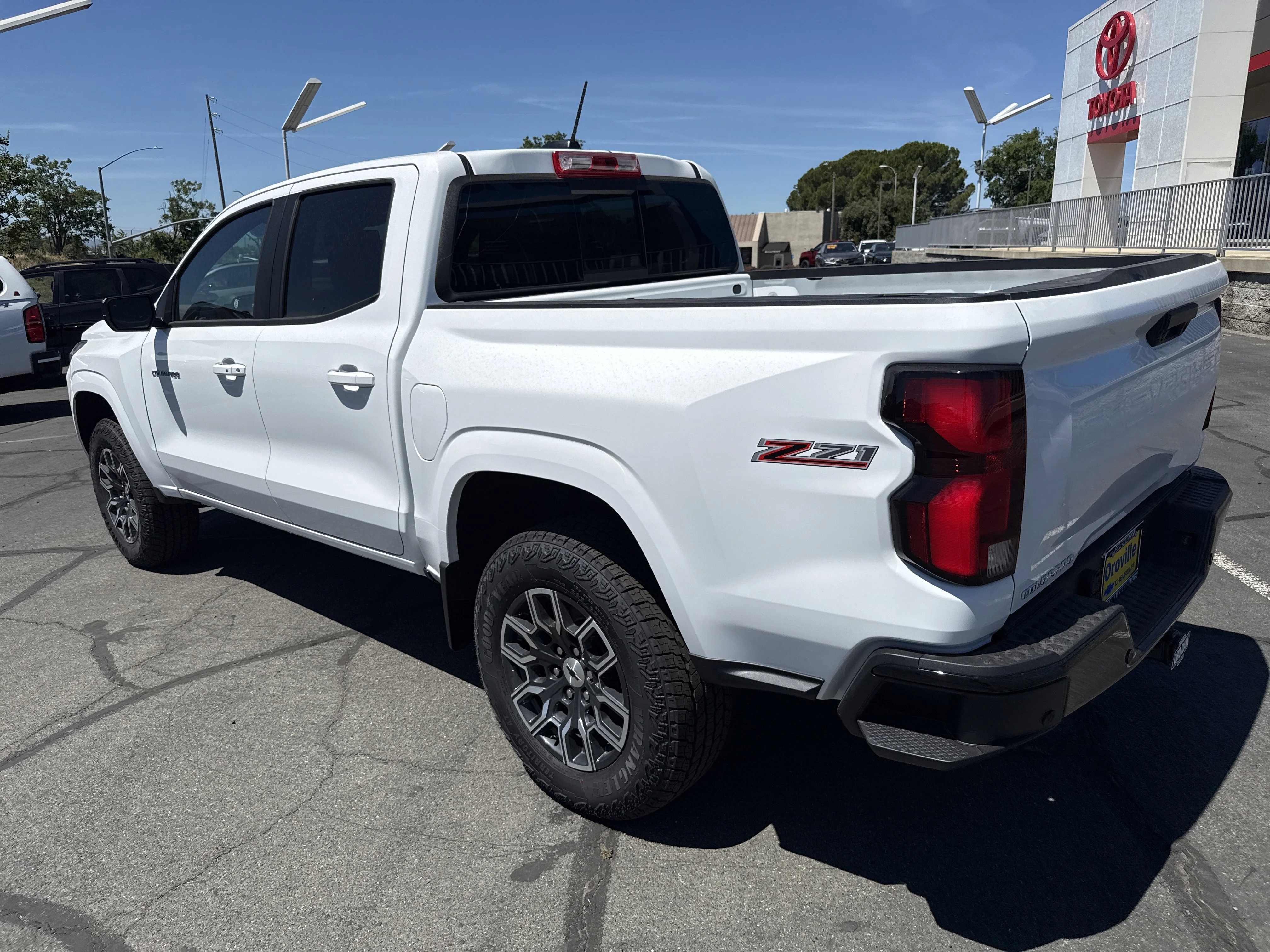 New 2026 Summit White Chevrolet Z71 image 3