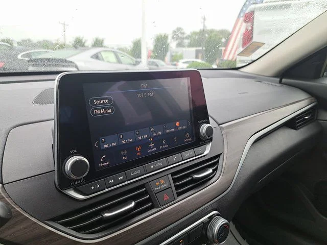 2025 Nissan Altima SV - Photo 16