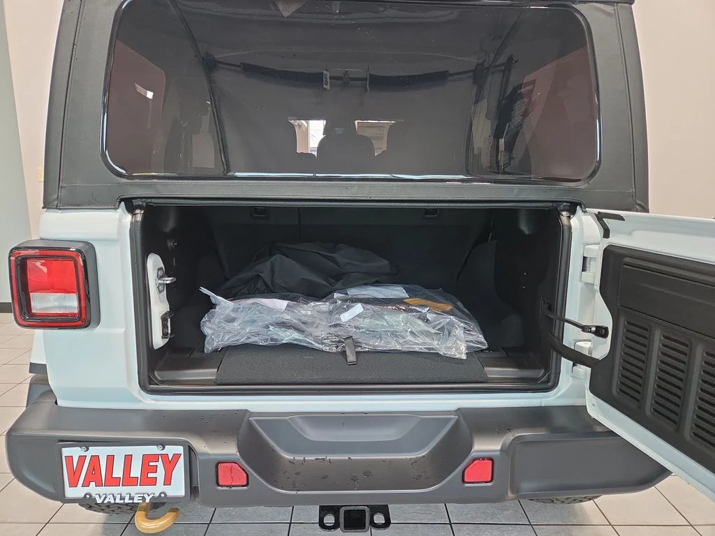 New 2026 Bright White Clearcoat Jeep  image 9
