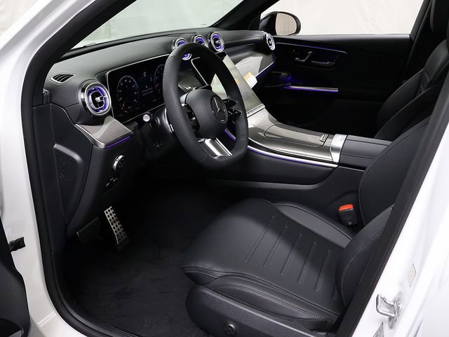 New 2026 MANUFAKTUR Moonlight White Metallic Mercedes-Benz GLC 300 image 38