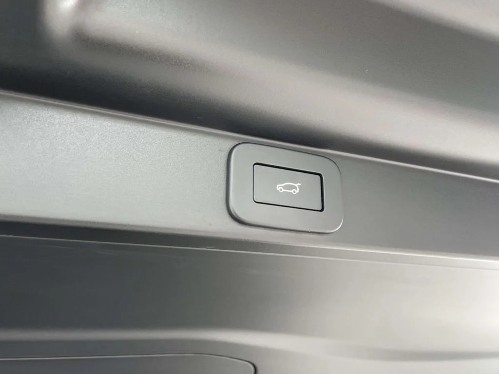 2023 Land Rover Range Rover SE - Photo 19