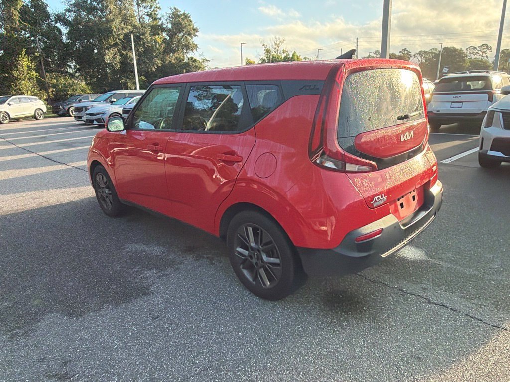 Used 2022 Inferno Red Kia EX image 6