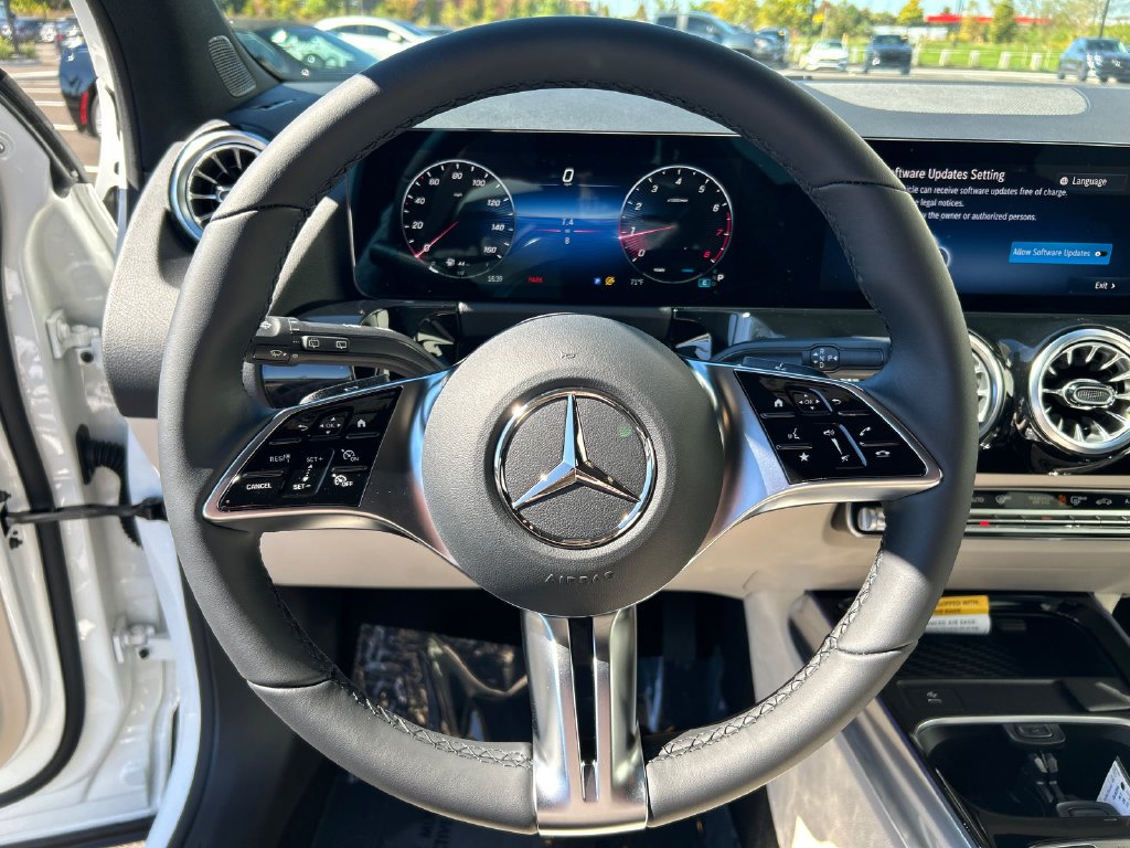 New 2026 Polar White Mercedes-Benz GLA 250 image 17