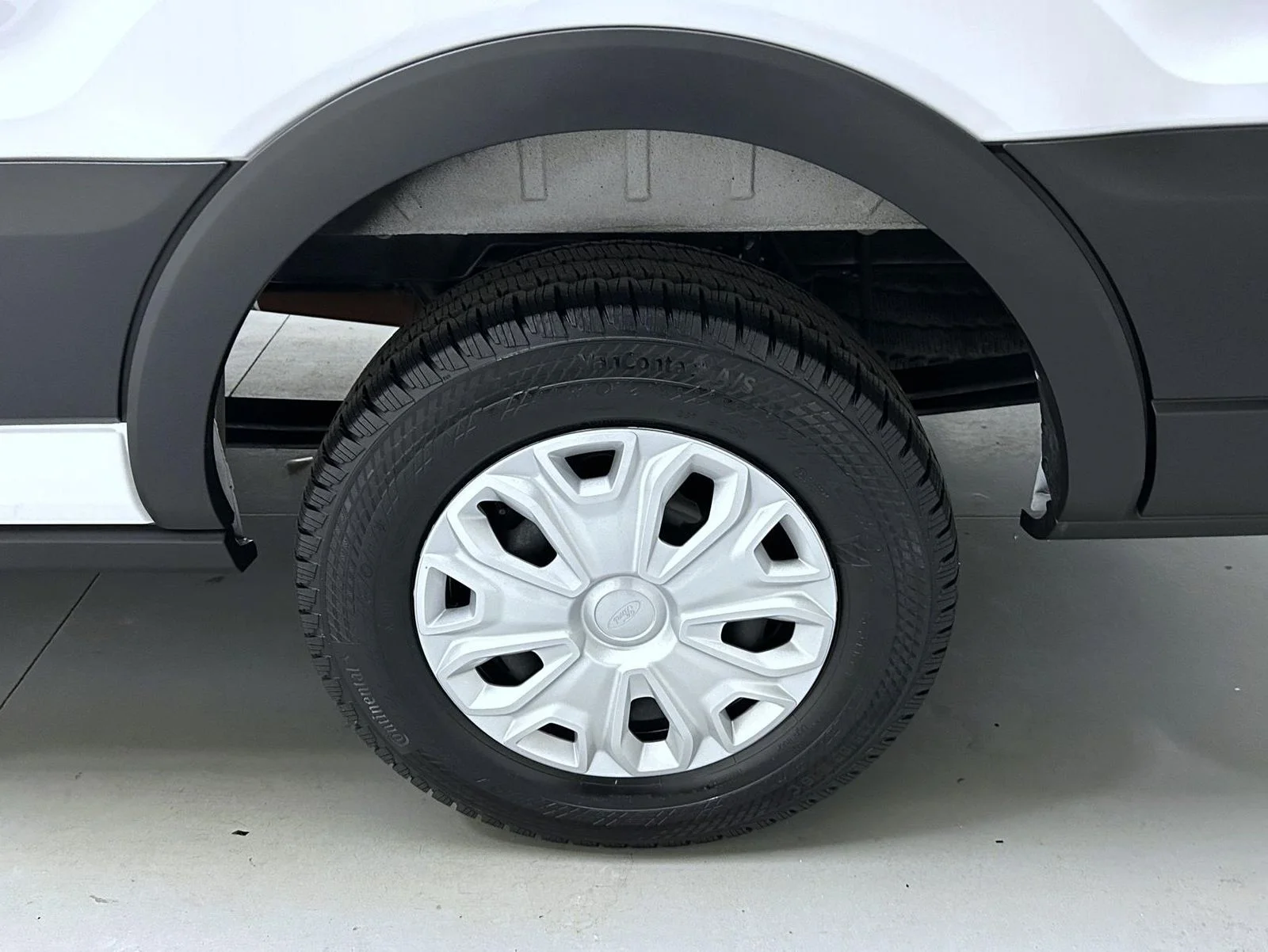 Used 2025 White Ford XLT image 21