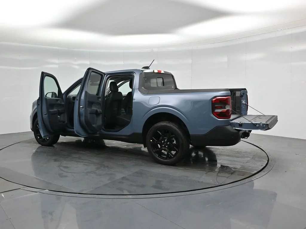 New 2026 Azure Gray Metallic Tri-Coat Ford Lariat image 34