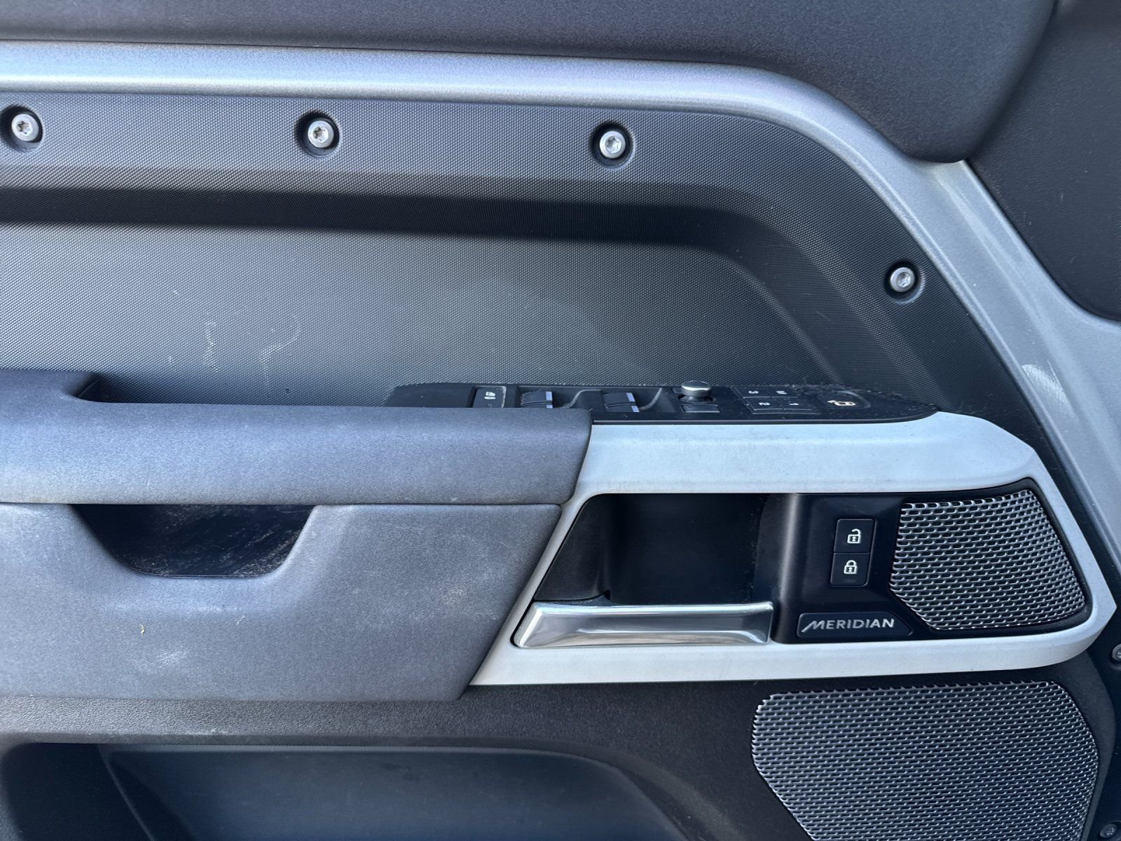 Used 2020 Silver Land Rover First Edition image 10