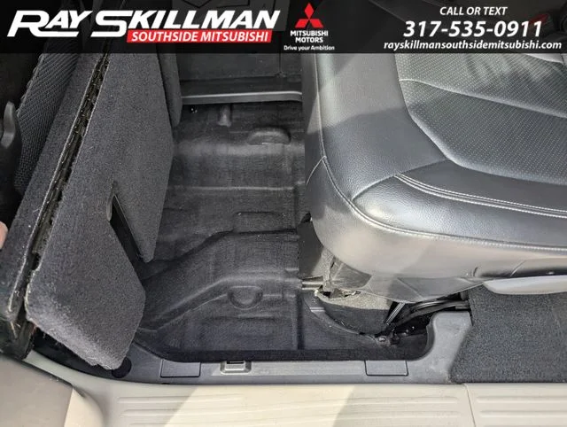 Used 2022 White Chrysler Touring L image 17