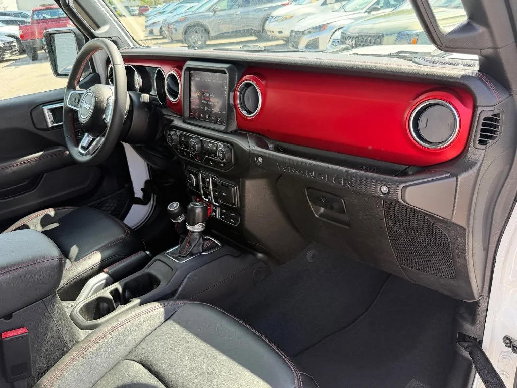 Used 2023 White Jeep Rubicon image 16