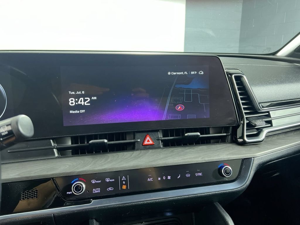 Used 2023 White Kia X-Pro Prestige image 26