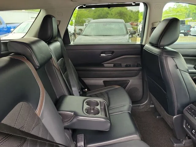 Used 2023 Gray Nissan Platinum image 33
