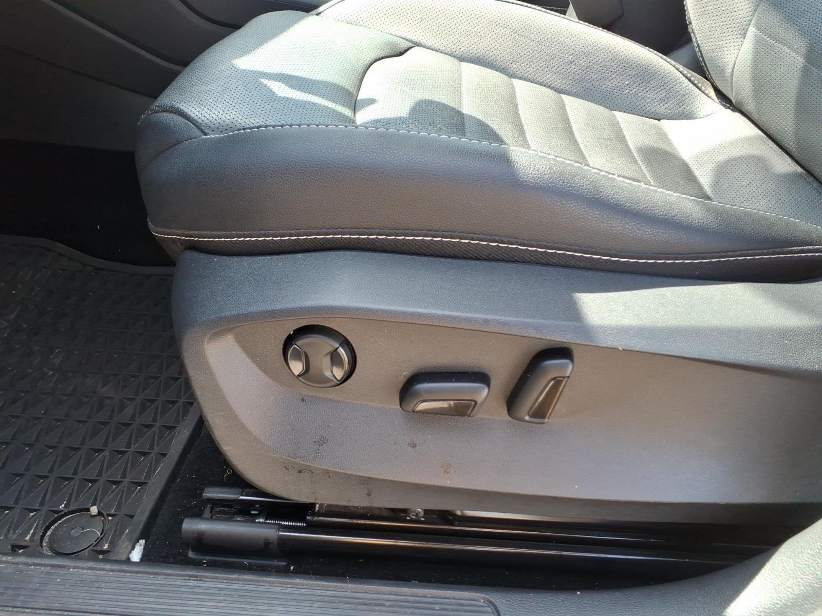 2022 Volkswagen Taos SEL - Photo 17