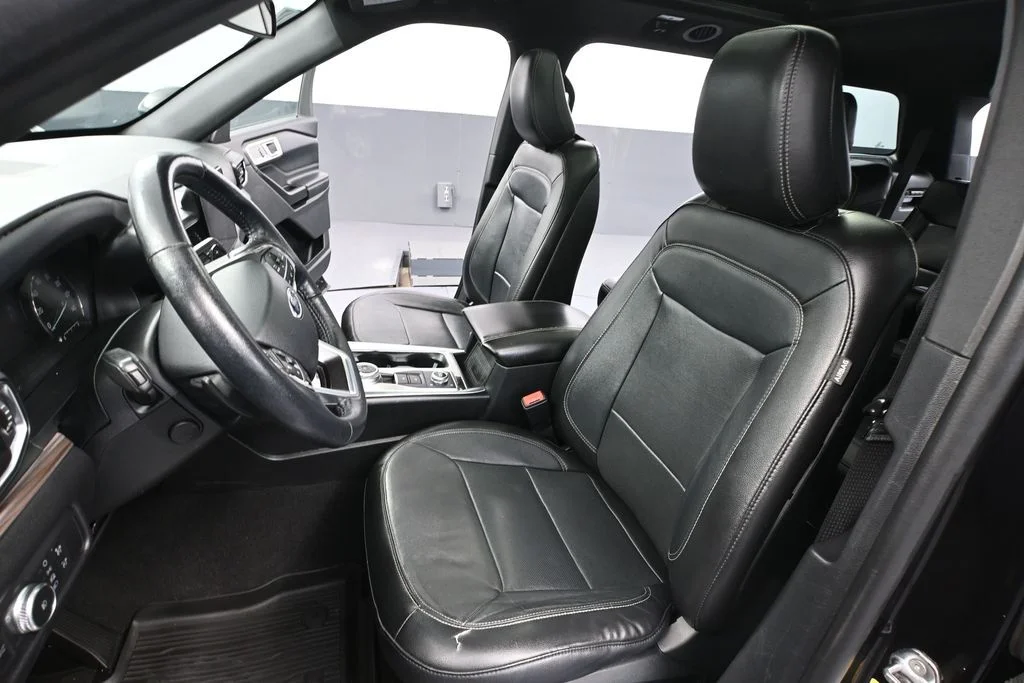 Used 2020 Black Ford Limited image 24