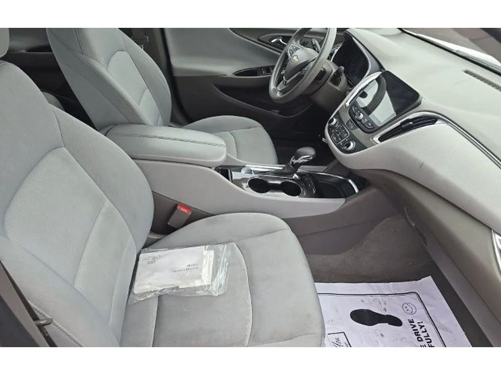 Used 2021 Summit White Chevrolet LT image 6