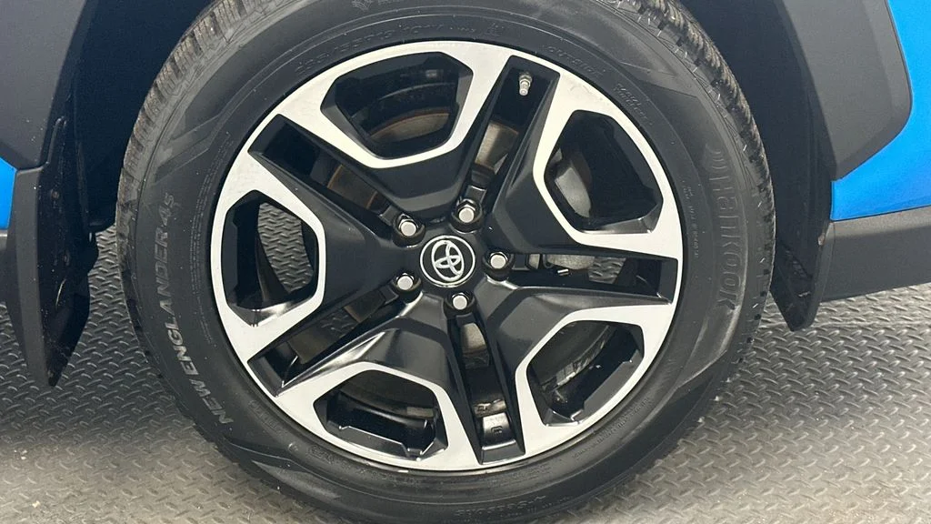 Certified Used 2019 Blue Toyota Adventure image 20