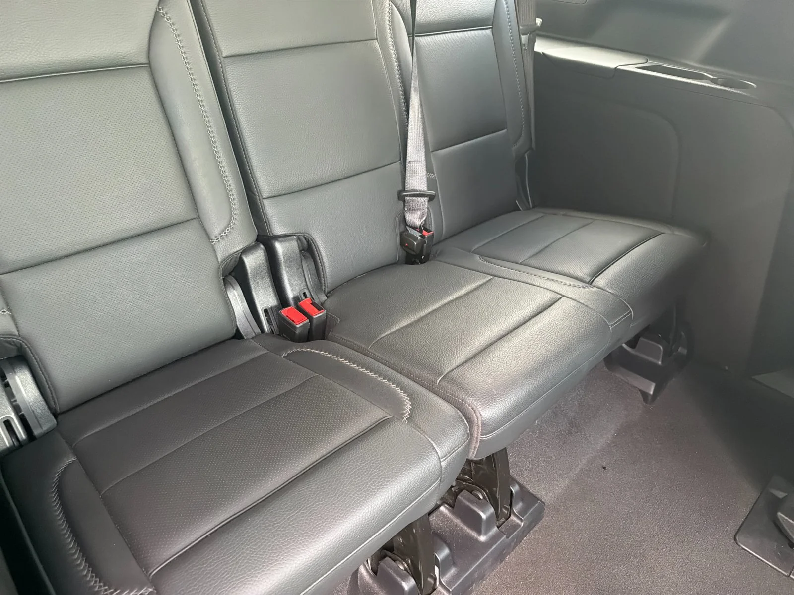 Used 2025 Sterling Metallic GMC Denali image 17
